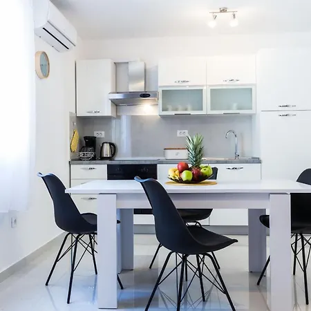 Petra Modern With Free Parking And Bbq Apartment *