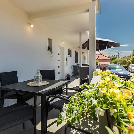 Petra Modern With Free Parking And Bbq Appartamento *