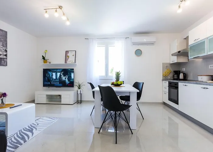 Petra Modern With Free Parking And Bbq