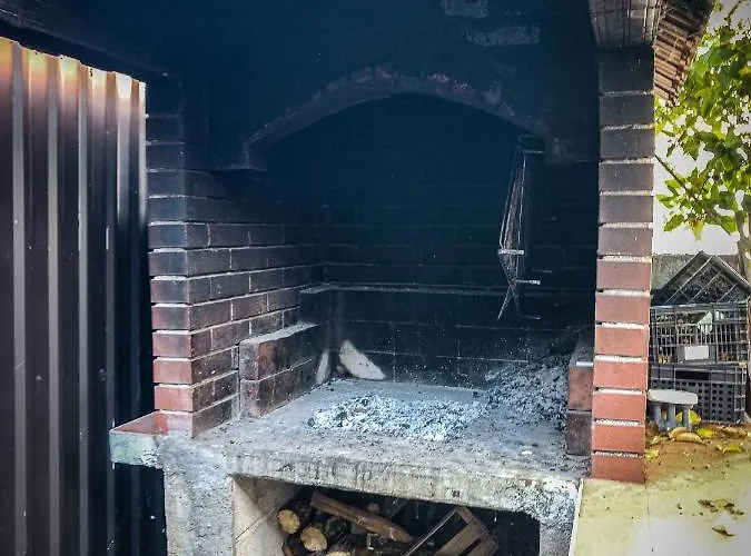 Petra Modern With Free Parking And Bbq