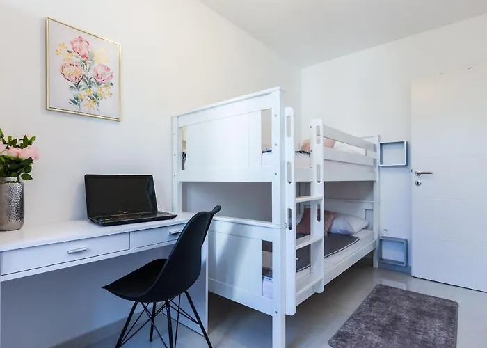 Lejlighed Petra Modern With Free Parking And Bbq