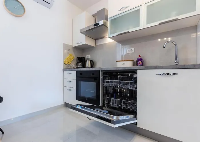 Petra Modern With Free Parking And Bbq Lejlighed Zadar