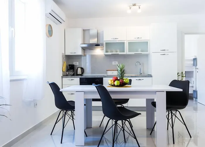 Petra Modern With Free Parking And Bbq Lejlighed *