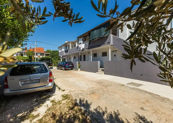 Petra Modern With Free Parking And Bbq