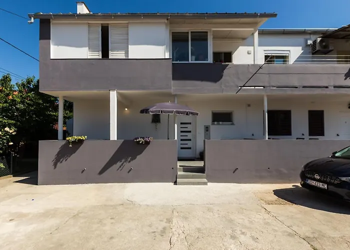 Petra Modern With Free Parking And Bbq