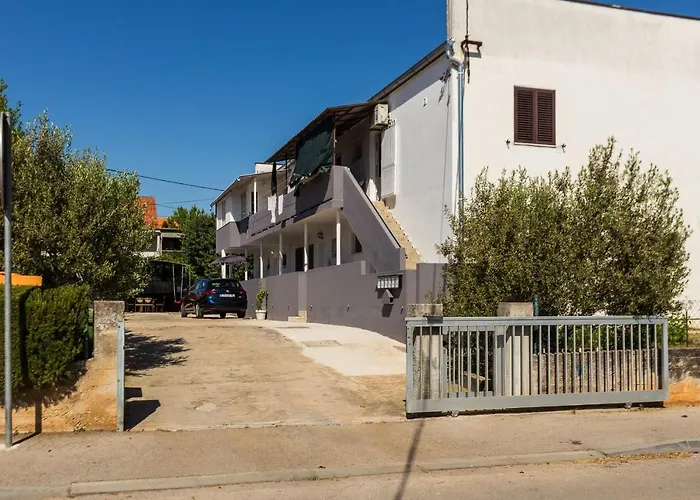 Petra Modern With Free Parking And Bbq